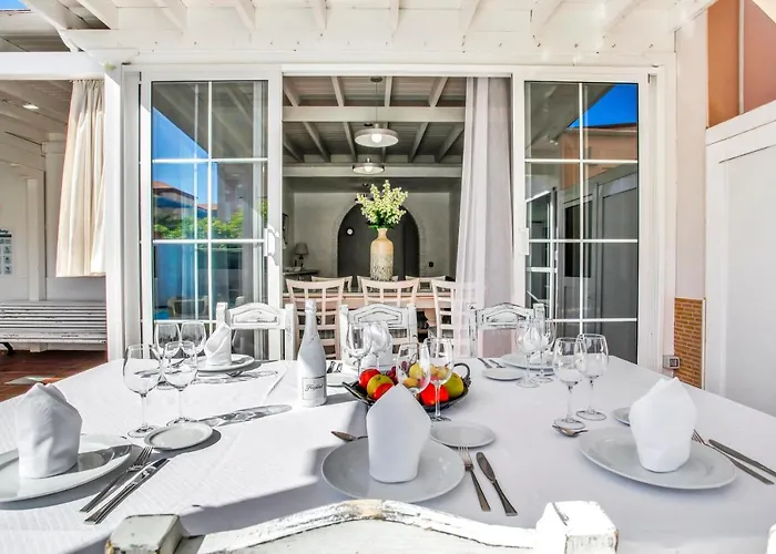 ヴィラ Maday コラレホ